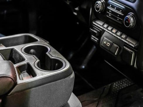 Used 2021 Chevrolet Silverado 2500 Custom w/ Custom Value Package image 21