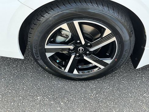 Certified 2024 Nissan Sentra SV FWD image 8
