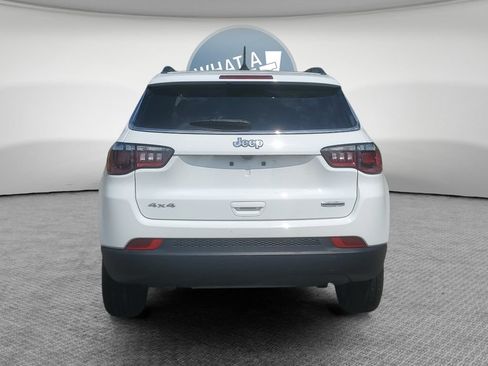 Used 2023 Jeep Compass Latitude AWD/4WD image 5