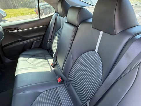 Used 2018 Toyota Camry SE w/ Convenience Package image 13