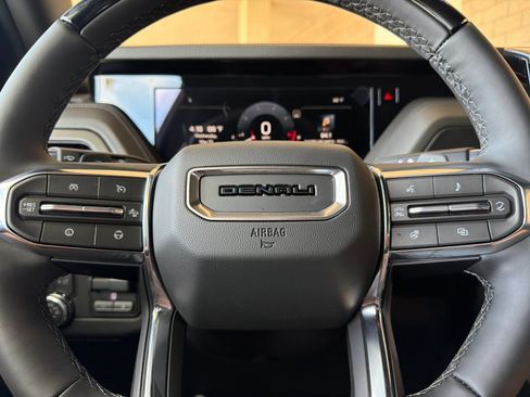 New 2026 GMC Yukon XL Denali w/ Denali Reserve Package RWD image 26