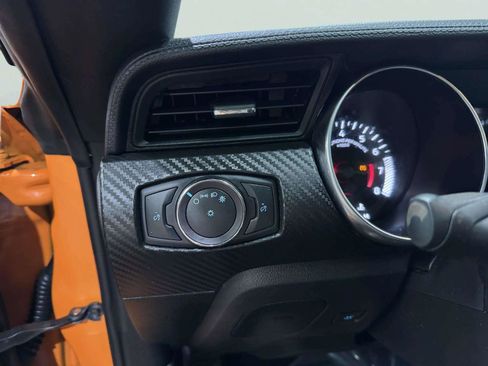 Used 2020 Ford Mustang Coupe RWD image 27