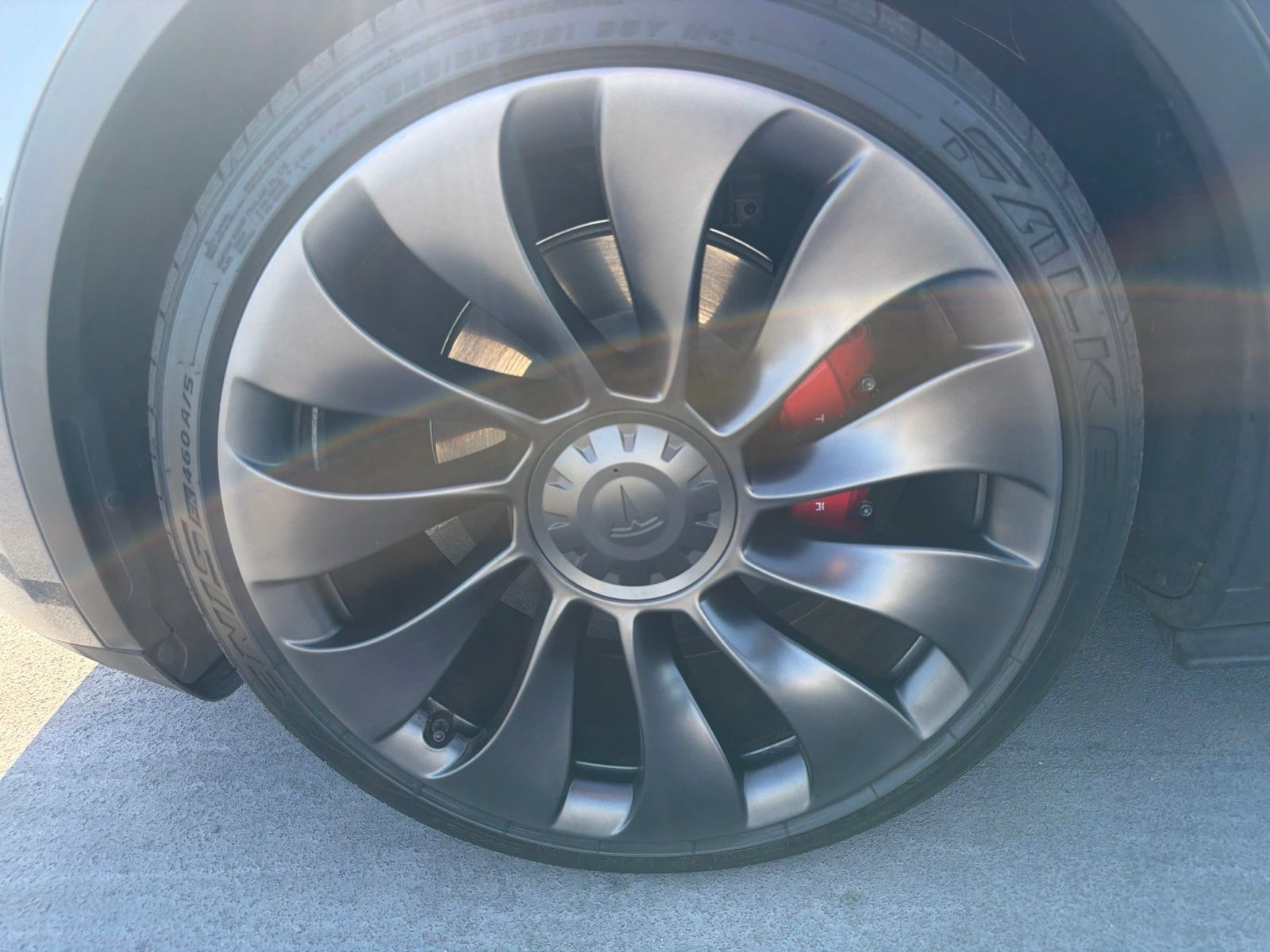 Used 2023 Tesla Model Y Performance AWD/4WD image 9