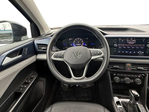 Used 2024 Volkswagen Taos SE AWD/4WD image 12