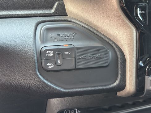 Used 2024 RAM 2500 Laramie AWD/4WD image 12