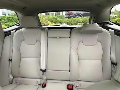 Certified 2025 Volvo XC60 T8 Plus w/ Protection Package Premier AWD/4WD image 32