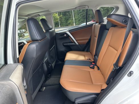 Used 2017 Toyota RAV4 Platinum FWD image 31