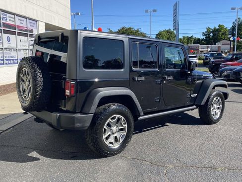 Used 2017 Jeep Wrangler Unlimited Rubicon w/ Connectivity Group AWD/4WD image 7