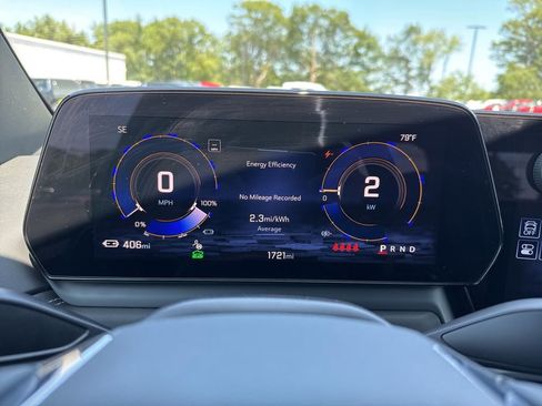 Used 2025 Chevrolet Silverado EV LT image 29