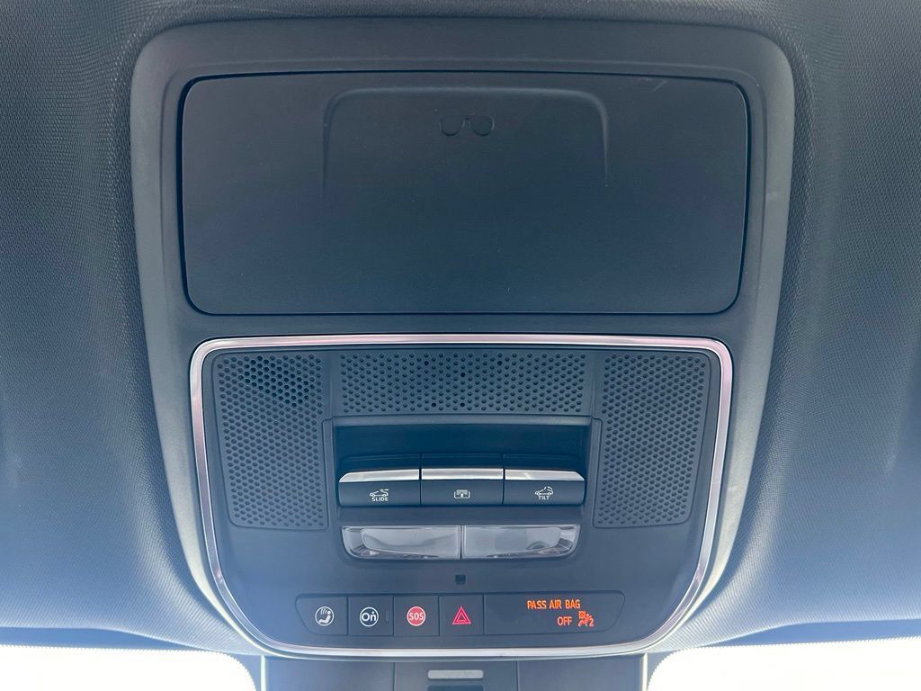 Used 2025 Chevrolet Traverse RS w/ LPO, Floor Liner Package FWD image 19
