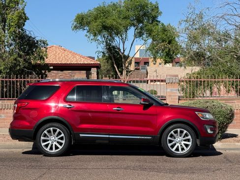 Used 2017 Ford Explorer Limited FWD image 9