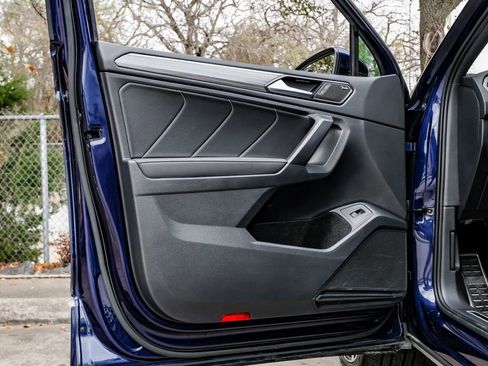 Used 2022 Volkswagen Tiguan SEL R-Line image 54