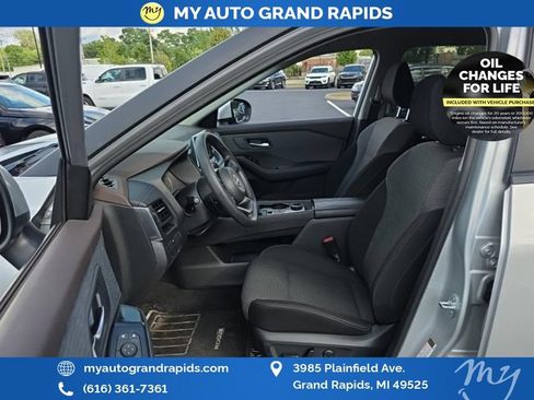 Used 2023 Nissan Rogue SV AWD/4WD image 10