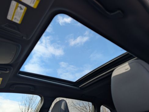 Used 2025 Subaru Forester Premium image 33