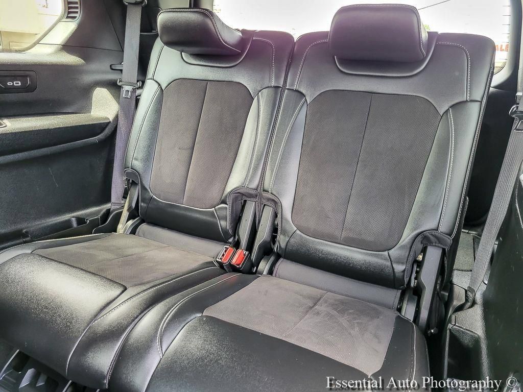 Used 2023 Jeep Grand Cherokee L Laredo RWD image 12