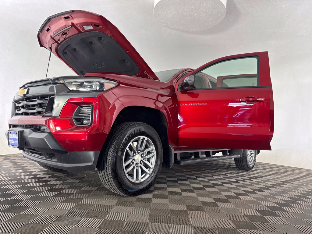 Used 2026 Chevrolet Colorado LT w/ LT Convenience Package AWD/4WD image 17