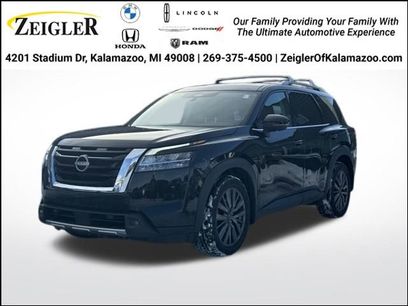 Used 2023 Nissan Pathfinder SL