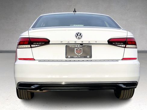 Used 2022 Volkswagen Passat 2.0T SE image 4