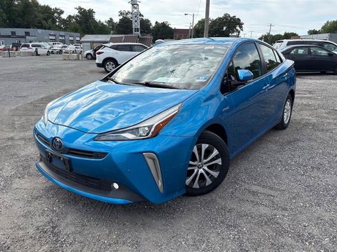 Used 2020 Toyota Prius LE AWD/4WD image 3