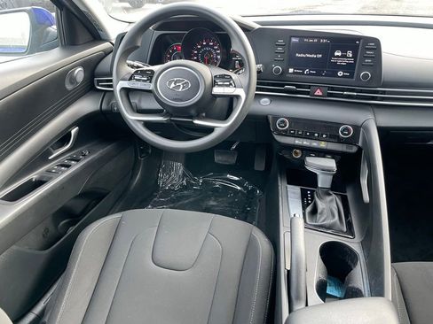 Used 2023 Hyundai Elantra SEL image 8