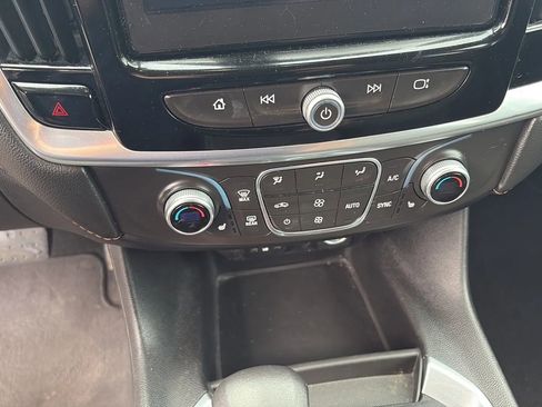 Used 2018 Chevrolet Traverse LT AWD/4WD image 23