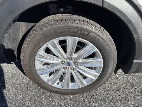 Used 2024 Ford Explorer Limited w/ Equipment Group 301A image 17