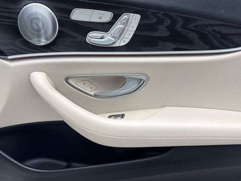 Used 2017 Mercedes-Benz E 300 4MATIC image 43