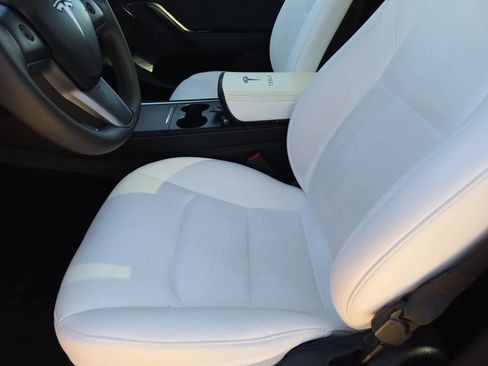 Used 2024 Tesla Model Y 2WD image 14