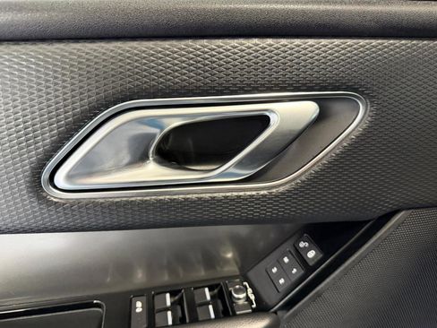 Used 2018 Land Rover Range Rover Velar S AWD/4WD image 12
