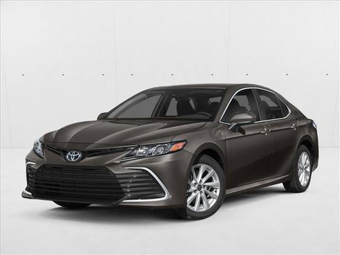 Used 2021 Toyota Camry LE w/ Carpet Mat Package (TMS) FWD image 1
