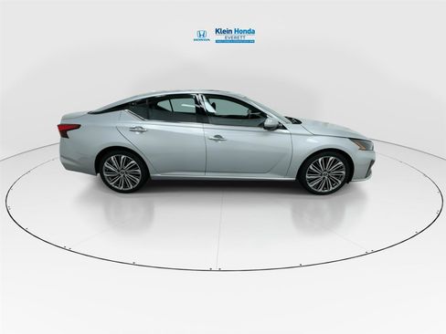 Used 2023 Nissan Altima 2.5 SL image 3