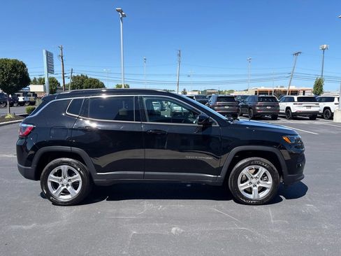 Used 2023 Jeep Compass Latitude w/ Convenience Group AWD/4WD image 6