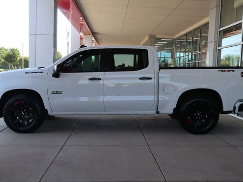 Used 2022 Chevrolet Silverado 1500 RST w/ Redline Edition AWD/4WD image 4