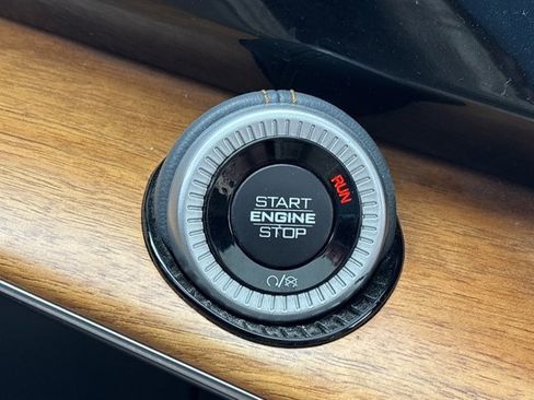 Used 2023 Jeep Grand Wagoneer Series II w/ Premium Group II image 36