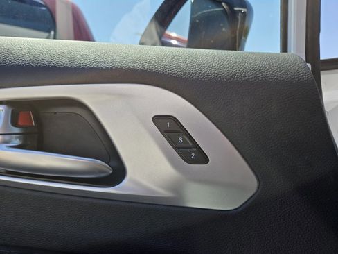 New 2026 Chrysler Pacifica Limited w/ Uconnect Theater Family Group image 24