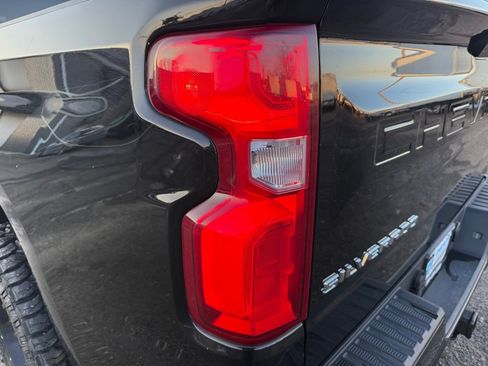 Used 2021 Chevrolet Silverado 1500 RST image 39