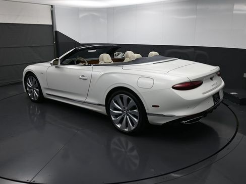 Used 2026 Bentley Continental GTC AWD/4WD image 34
