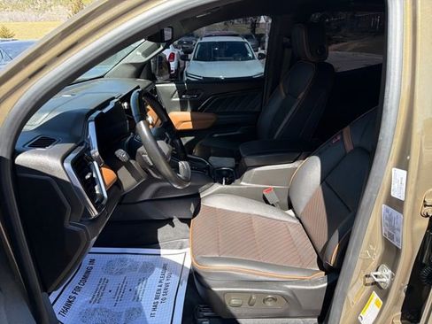 Used 2023 GMC Canyon AT4 w/ AT4 Premium Package image 9