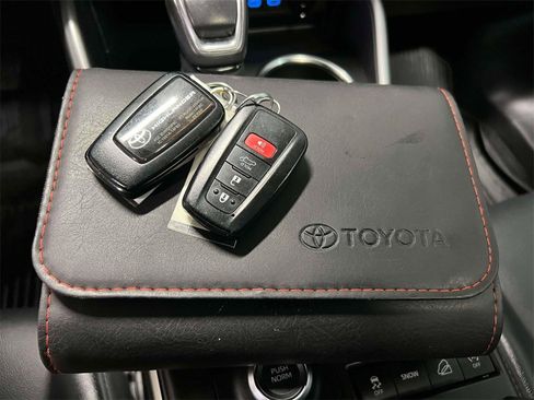 Used 2022 Toyota Highlander XSE image 37