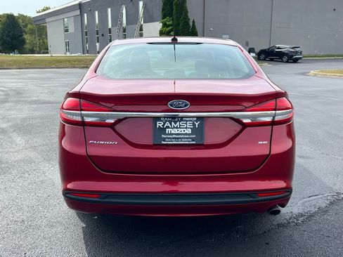 Used 2017 Ford Fusion SE image 5