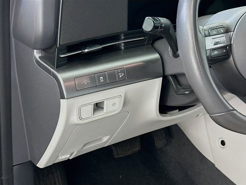 Used 2025 Hyundai Kona SEL image 17