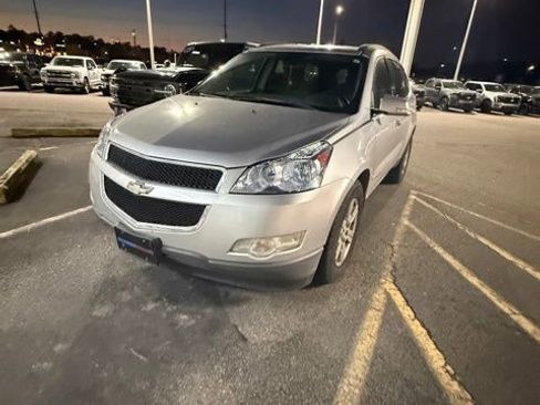 Used 2009 Chevrolet Traverse LT image 17
