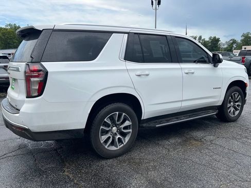 Used 2021 Chevrolet Tahoe LT w/ LT Signature Package RWD image 3