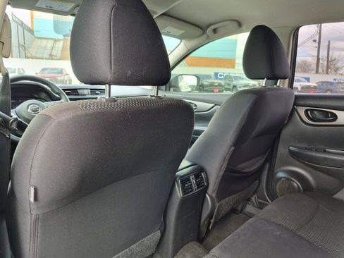 Used 2020 Nissan Rogue Sport S image 25