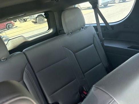 Used 2022 Chevrolet Suburban Z71 AWD/4WD image 44