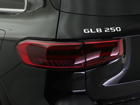 Certified 2026 Mercedes-Benz GLB 250 image 13