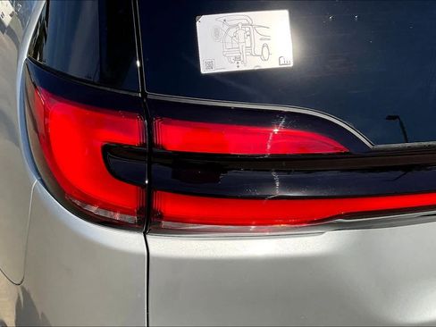 New 2026 Chrysler Pacifica Limited image 14