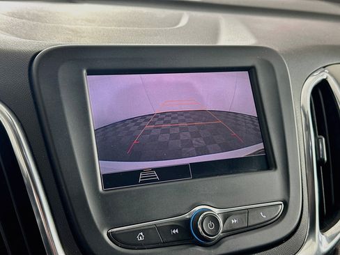 Used 2022 Chevrolet Equinox LS w/ LS Convenience Package FWD image 21