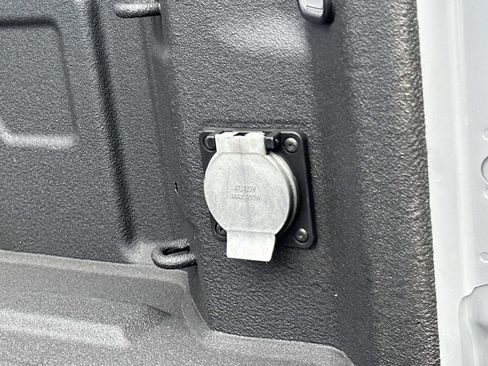 Used 2024 GMC Sierra 1500 Elevation image 34