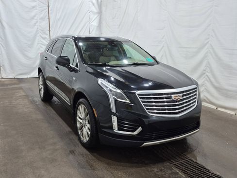 Used 2017 Cadillac XT5 Platinum AWD/4WD image 4